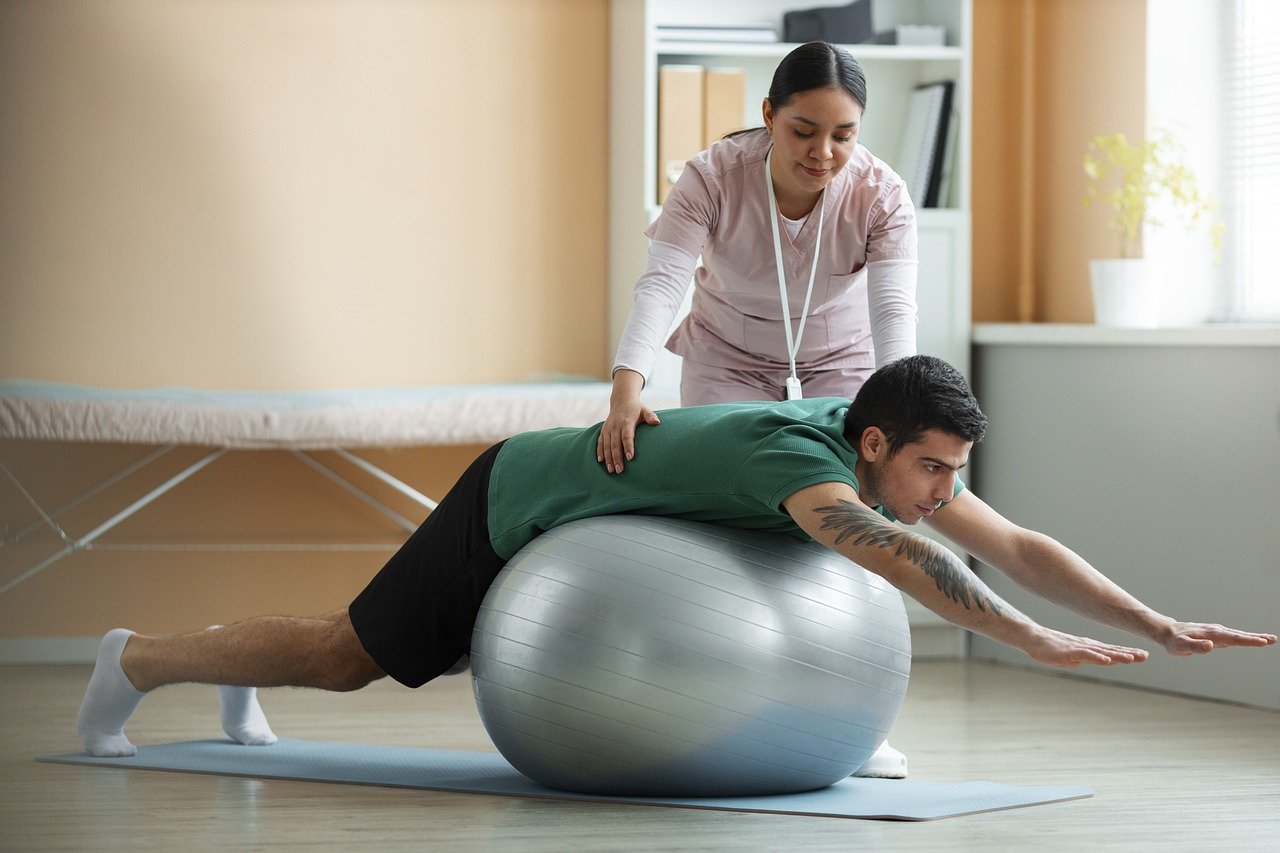 Les exercices de kinésithérapie pour améliorer la posture
