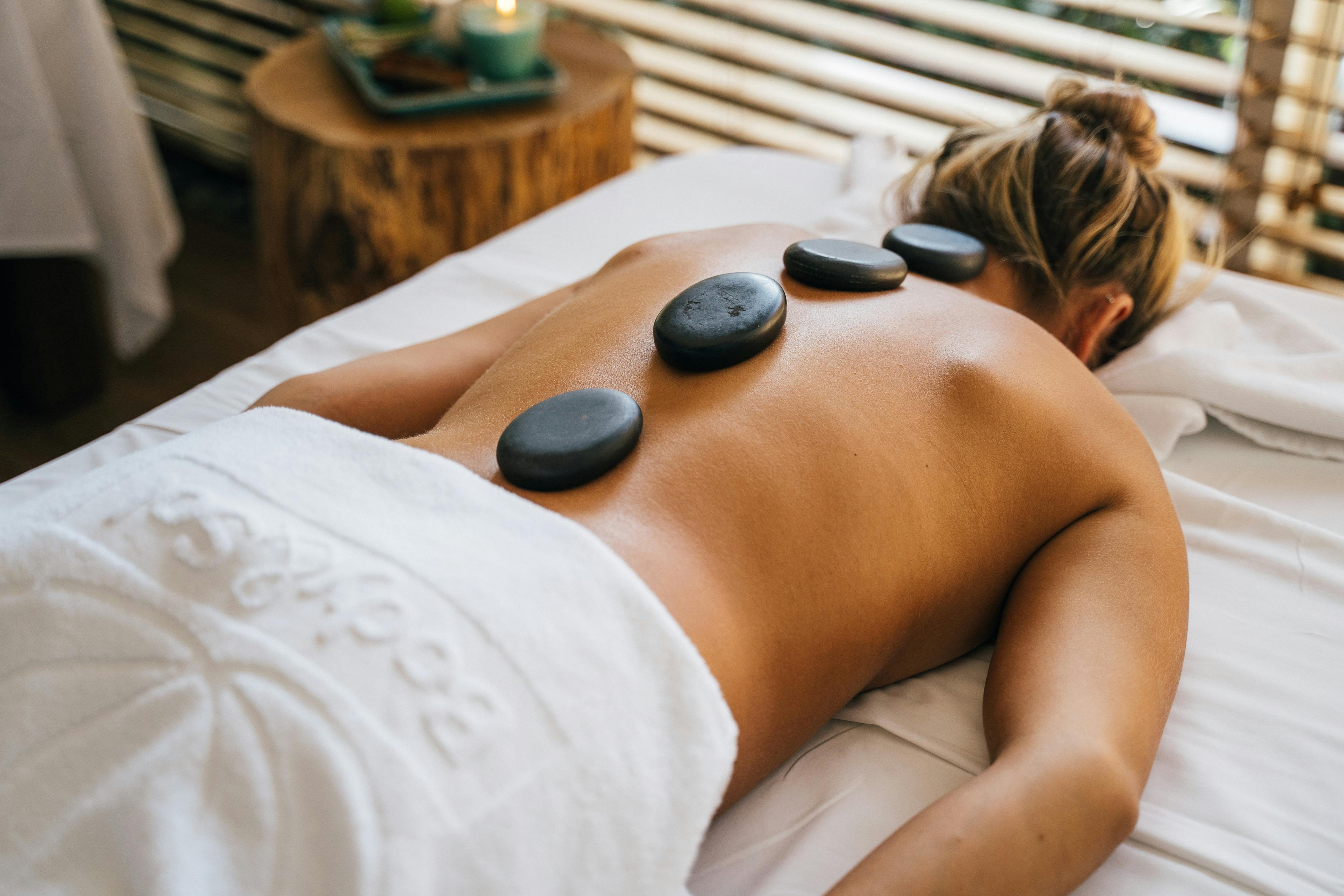 massage pierres chaudes